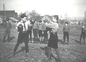 Jugendliche in Lichenroth in 1937