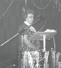 Irma Schimmel in der Bütt in Lichenroth